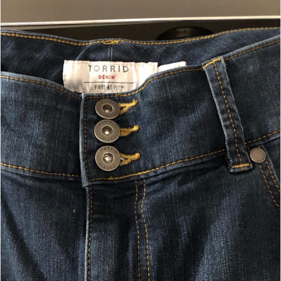 Torrid Denim Sz 18 Jegging Crop - Picture 2 of 7
